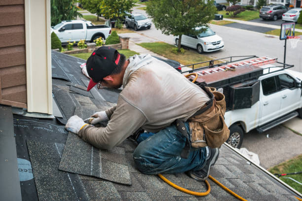 Professional Roofing technician working in Lakeside, VA